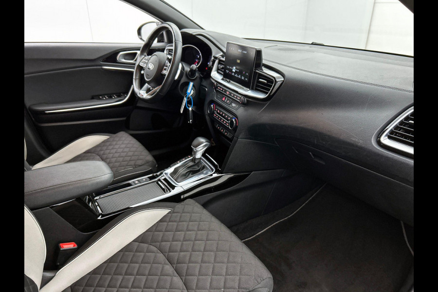 Kia ProCeed 1.4 T-GDI GT-Line CAMERA | NAVI & CARPLAY | WINTERPACK