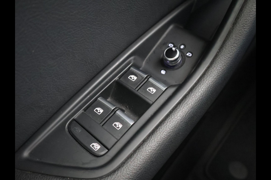 Audi A4 Avant 40 TDI 190 PK AUT. + PANORAMA | AFN. TREKHAAK | LEDER SPORTINTERIEUR | APPLE CARPLAY | STOELVERW.