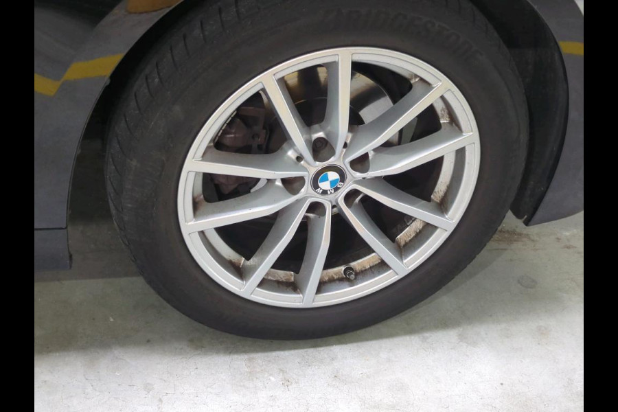 BMW 3 Serie Touring 318i NL-AUTO | PANODAK | PDC | Curved Display
