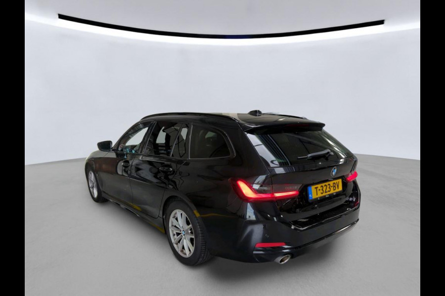BMW 3 Serie Touring 318i NL-AUTO | PANODAK | PDC | Curved Display