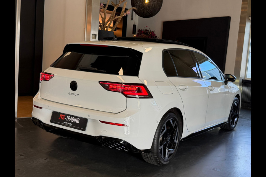 Volkswagen Golf 8.5 1.5 eTSI R-Line Facelift Panorama IQ-light Camera