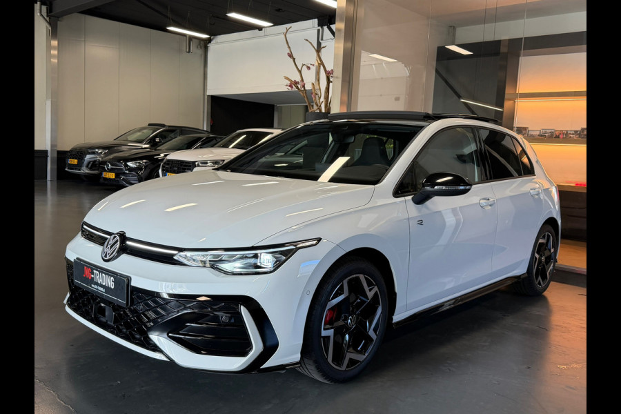 Volkswagen Golf 8.5 1.5 eTSI R-Line Facelift Panorama IQ-light Camera