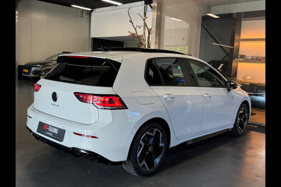 Volkswagen Golf 8.5 1.5 eTSI R-Line Facelift Panorama IQ-light Camera
