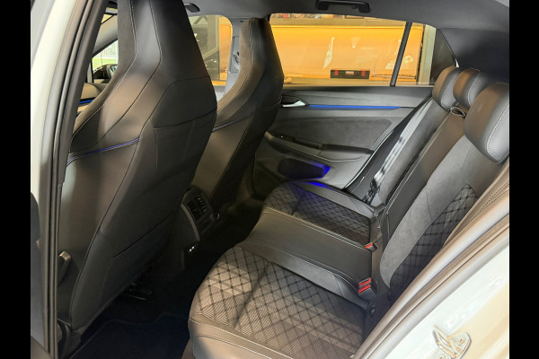 Volkswagen Golf 8.5 1.5 eTSI R-Line Facelift Panorama IQ-light Camera