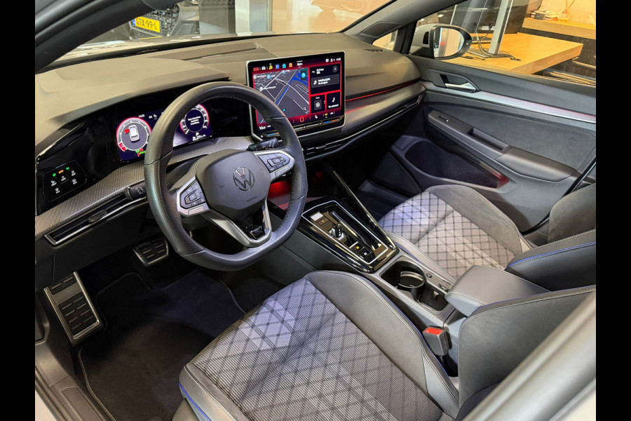 Volkswagen Golf 8.5 1.5 eTSI R-Line Facelift Panorama Camera Nardo