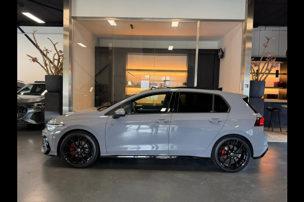 Volkswagen Golf 8.5 1.5 eTSI R-Line Facelift Panorama Camera Nardo