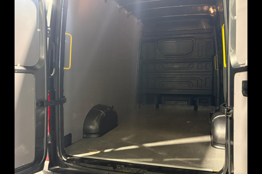 Volkswagen Crafter 35 2.0 TDI L3H3 EURO VI 3-Zits | Camera | Airco | Dak ventilatie | Cruise |