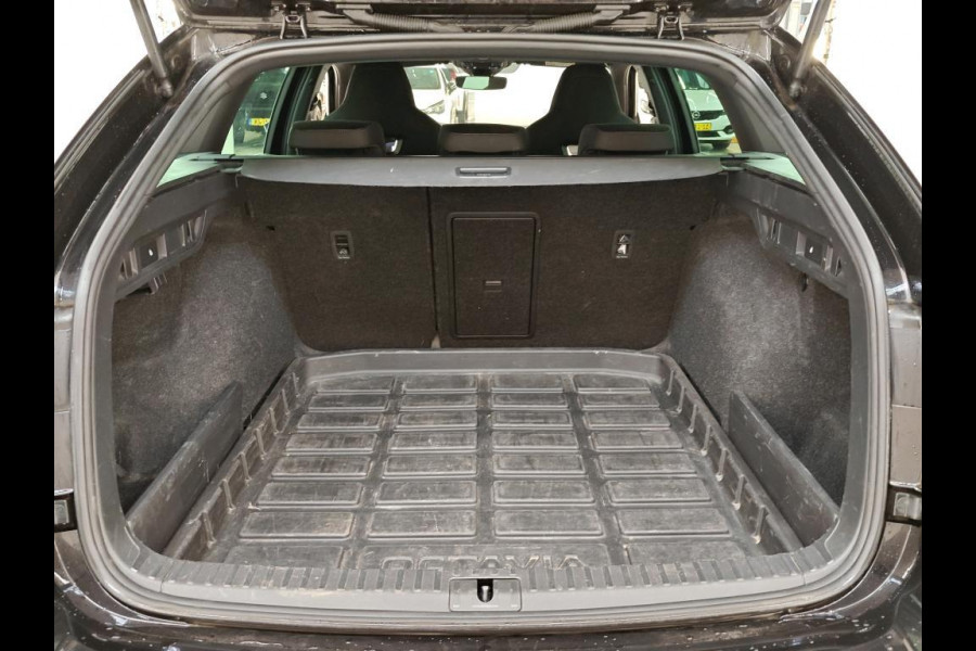 Škoda Octavia Combi 1.0 TSI Sport Business NL-AUTO | STOELVERWARMING | SPORTSTOELEN