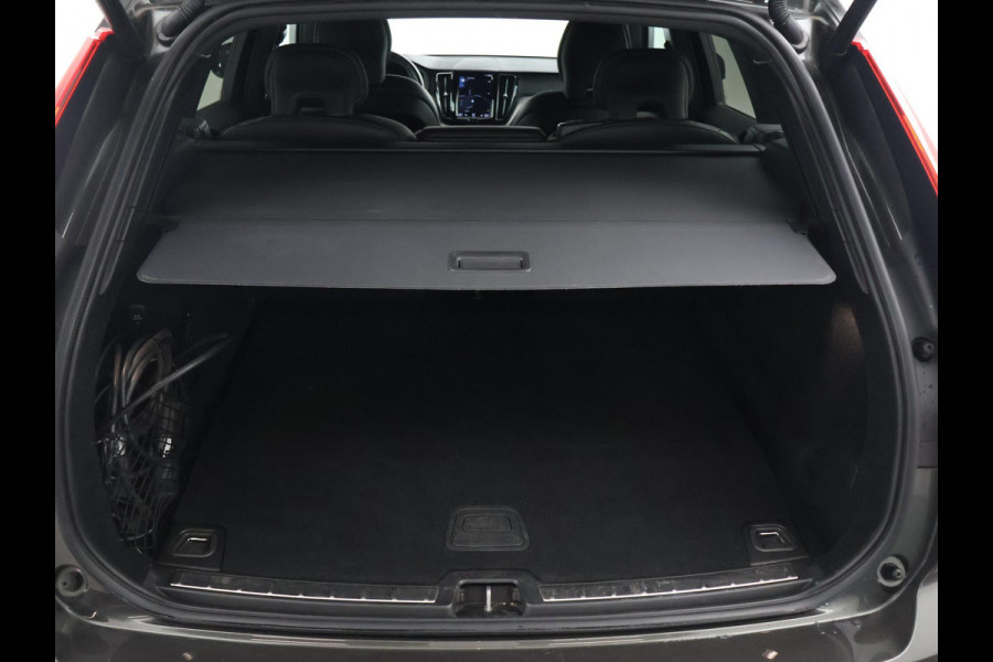 Volvo XC60 2.0 T6 RECHARGE 340 PK R-DESIGN + 21 INCH | TREKHAAK | PANORAMA | ADAPTIVE CRUISE | HK | CAMERA