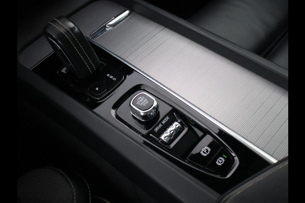 Volvo XC60 2.0 T6 RECHARGE 340 PK R-DESIGN + 21 INCH | TREKHAAK | PANORAMA | ADAPTIVE CRUISE | HK | CAMERA