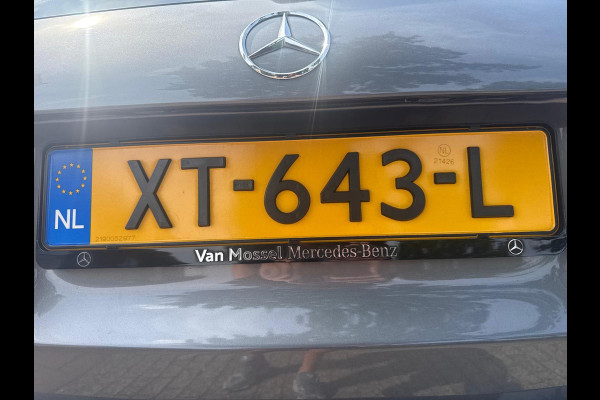 Mercedes-Benz A-Klasse 200 Premium AMG Pakket Panoramadak !