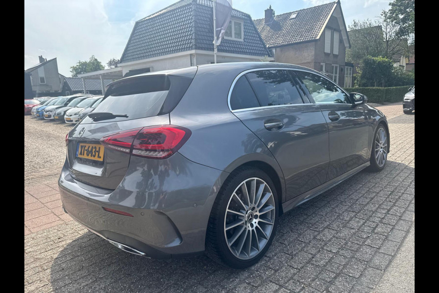 Mercedes-Benz A-Klasse 200 Premium AMG Pakket Panoramadak !