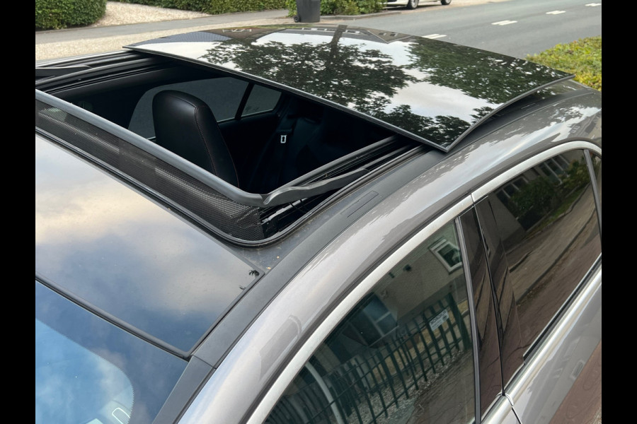 Mercedes-Benz A-Klasse 200 Premium AMG Pakket Panoramadak !