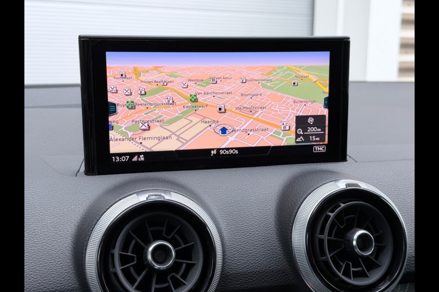Audi Q2 35 TFSI S Edition Pano/Camera/Sfeer/Matrix