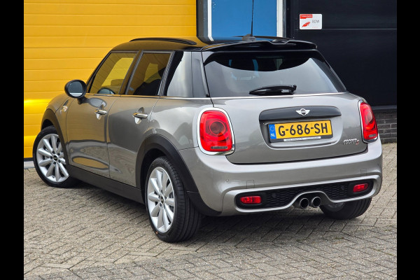 MINI 5-deurs 2.0 Cooper S Chili Serious Business / AUT / 5 Deurs / Navi / Head Up / Harman Kardon / Stoelverwarming / Led / Pdc