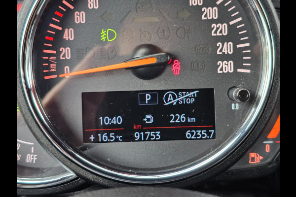 MINI 5-deurs 2.0 Cooper S Chili Serious Business / AUT / 5 Deurs / Navi / Head Up / Harman Kardon / Stoelverwarming / Led / Pdc