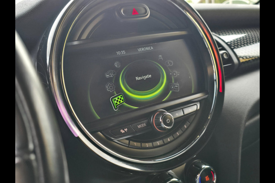 MINI 5-deurs 2.0 Cooper S Chili Serious Business / AUT / 5 Deurs / Navi / Head Up / Harman Kardon / Stoelverwarming / Led / Pdc