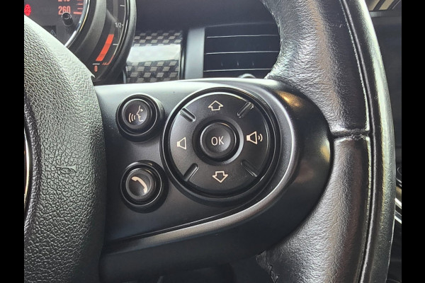MINI 5-deurs 2.0 Cooper S Chili Serious Business / AUT / 5 Deurs / Navi / Head Up / Harman Kardon / Stoelverwarming / Led / Pdc