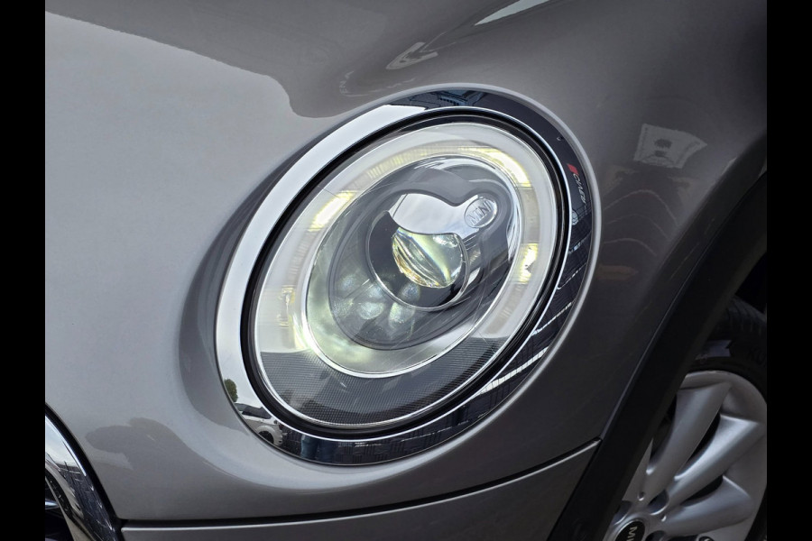 MINI 5-deurs 2.0 Cooper S Chili Serious Business / AUT / 5 Deurs / Navi / Head Up / Harman Kardon / Stoelverwarming / Led / Pdc