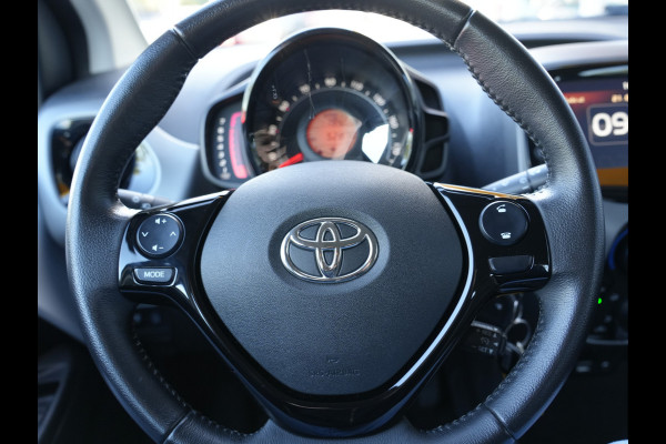 Toyota Aygo 1.0 VVT-i x-play | LED | Achteruitrijcamera | Apple Carplay/Android Auto |