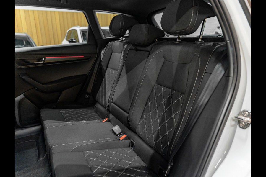 Škoda Karoq 1.5 TSI DSG ACT Sportline, Facelift, Pano, ACC, Apple Carplay, Cam, PDC, Ambiënte Light, Clima, Voll Onderhouden