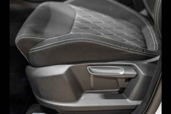 Škoda Karoq 1.5 TSI DSG ACT Sportline, Facelift, Pano, ACC, Apple Carplay, Cam, PDC, Ambiënte Light, Clima, Voll Onderhouden