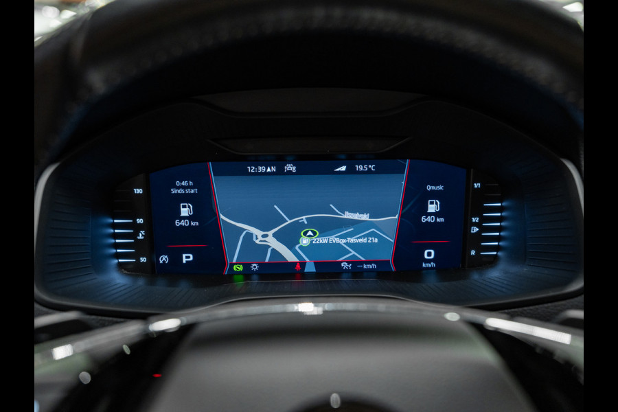 Škoda Karoq 1.5 TSI DSG ACT Sportline, Facelift, Pano, ACC, Apple Carplay, Cam, PDC, Ambiënte Light, Clima, Voll Onderhouden