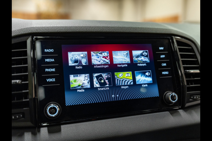 Škoda Karoq 1.5 TSI DSG ACT Sportline, Facelift, Pano, ACC, Apple Carplay, Cam, PDC, Ambiënte Light, Clima, Voll Onderhouden