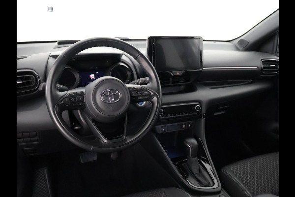 Toyota Yaris 1.5 Hybrid Executive Bi-Tone | Stoelverwarming | Navigatie | Parkeersenoren | Apple Carplay & AndroidAUTO |