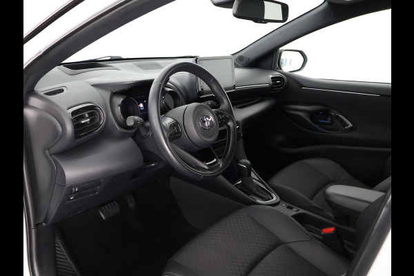 Toyota Yaris 1.5 Hybrid Executive Bi-Tone | Stoelverwarming | Navigatie | Parkeersenoren | Apple Carplay & AndroidAUTO |