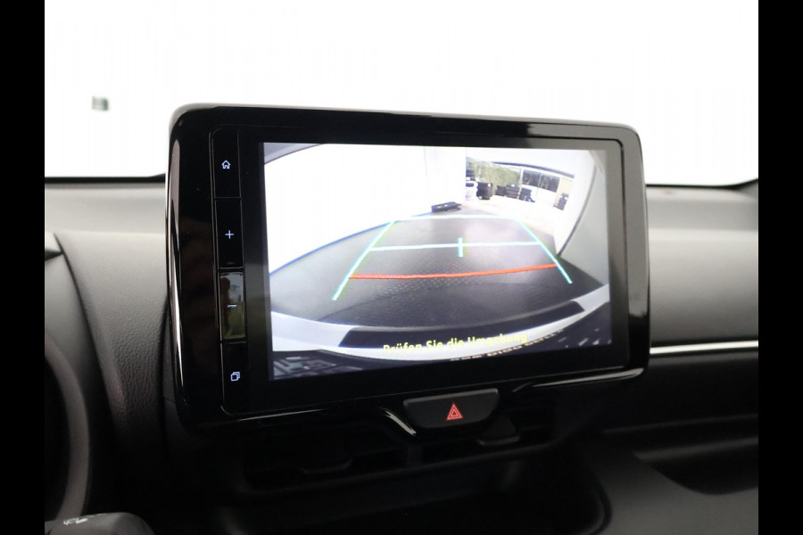 Toyota Yaris 1.5 Hybrid Executive Bi-Tone | Stoelverwarming | Navigatie | Parkeersenoren | Apple Carplay & AndroidAUTO |