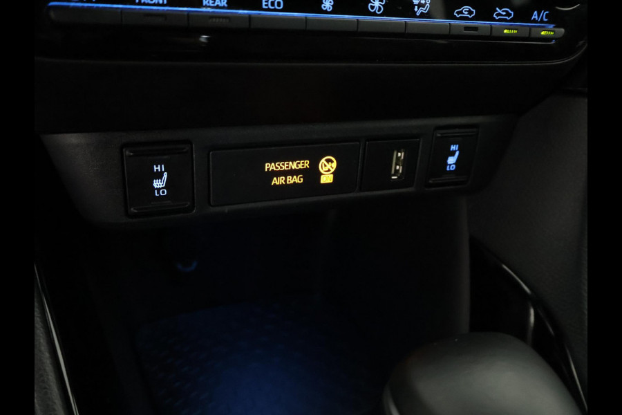 Toyota Yaris 1.5 Hybrid Executive Bi-Tone | Stoelverwarming | Navigatie | Parkeersenoren | Apple Carplay & AndroidAUTO |