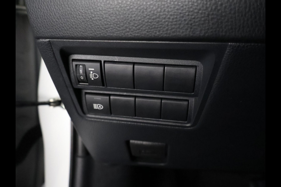 Toyota Yaris 1.5 Hybrid Executive Bi-Tone | Stoelverwarming | Navigatie | Parkeersenoren | Apple Carplay & AndroidAUTO |