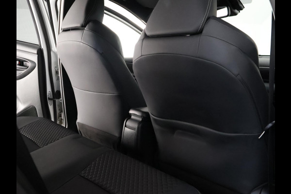 Toyota Yaris 1.5 Hybrid Executive Bi-Tone | Stoelverwarming | Navigatie | Parkeersenoren | Apple Carplay & AndroidAUTO |
