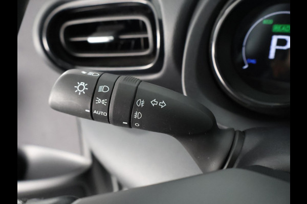 Toyota Yaris 1.5 Hybrid Executive Bi-Tone | Stoelverwarming | Navigatie | Parkeersenoren | Apple Carplay & AndroidAUTO |
