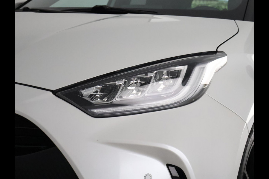 Toyota Yaris 1.5 Hybrid Executive Bi-Tone | Stoelverwarming | Navigatie | Parkeersenoren | Apple Carplay & AndroidAUTO |