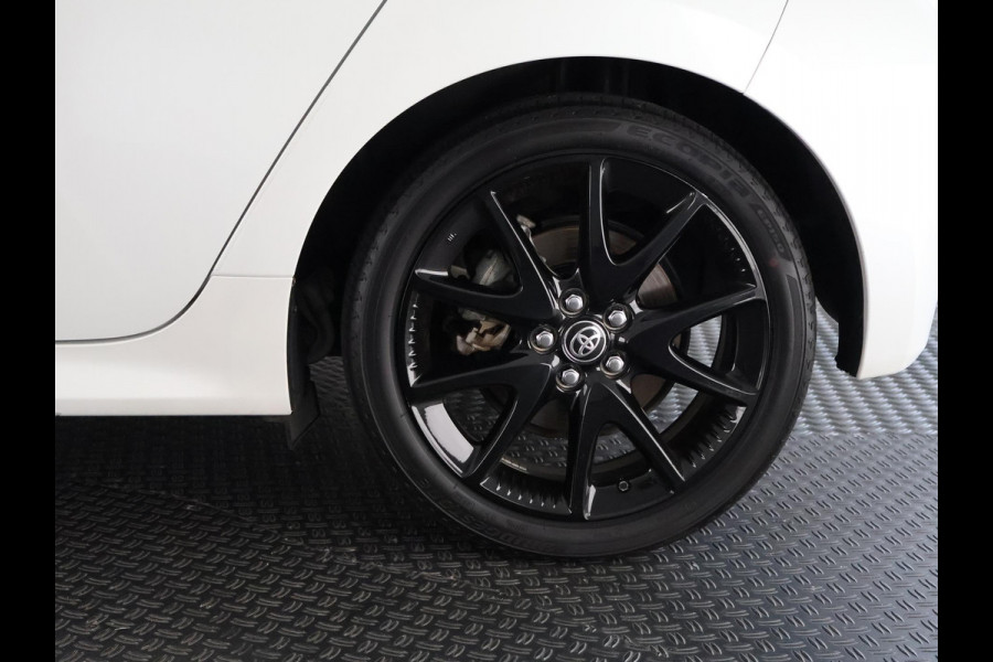 Toyota Yaris 1.5 Hybrid Executive Bi-Tone | Stoelverwarming | Navigatie | Parkeersenoren | Apple Carplay & AndroidAUTO |