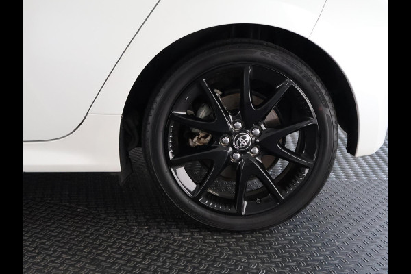 Toyota Yaris 1.5 Hybrid Executive Bi-Tone | Stoelverwarming | Navigatie | Parkeersenoren | Apple Carplay & AndroidAUTO |