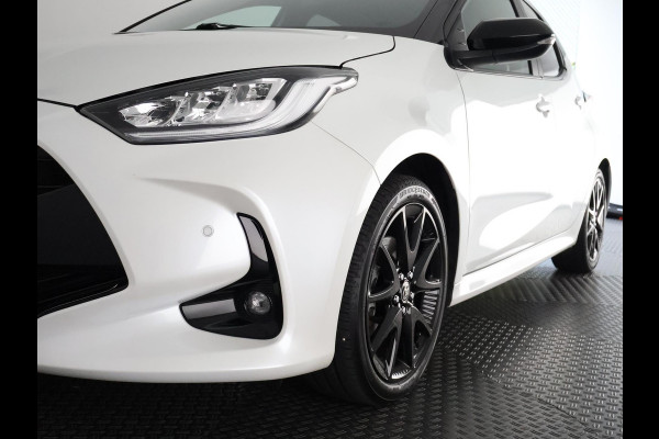 Toyota Yaris 1.5 Hybrid Executive Bi-Tone | Stoelverwarming | Navigatie | Parkeersenoren | Apple Carplay & AndroidAUTO |