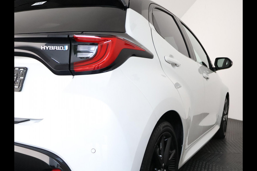 Toyota Yaris 1.5 Hybrid Executive Bi-Tone | Stoelverwarming | Navigatie | Parkeersenoren | Apple Carplay & AndroidAUTO |