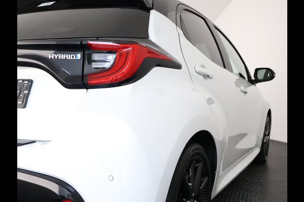 Toyota Yaris 1.5 Hybrid Executive Bi-Tone | Stoelverwarming | Navigatie | Parkeersenoren | Apple Carplay & AndroidAUTO |