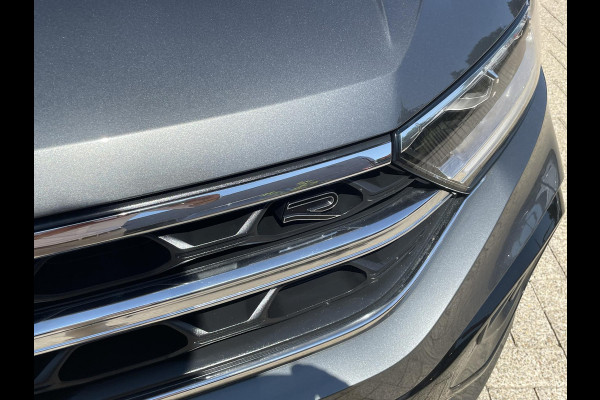 Volkswagen T-Roc 1.5 TSI 150pk DSG R-Line Navigatie Apple Carplay / Android Auto Parkeersensoren Afneembare trekhaak Park Assist Adaptive Cruise Control Elektrische achterklep Stoel- en stuurverwarming Climate Control Ledverlichting Virtual Cockpit