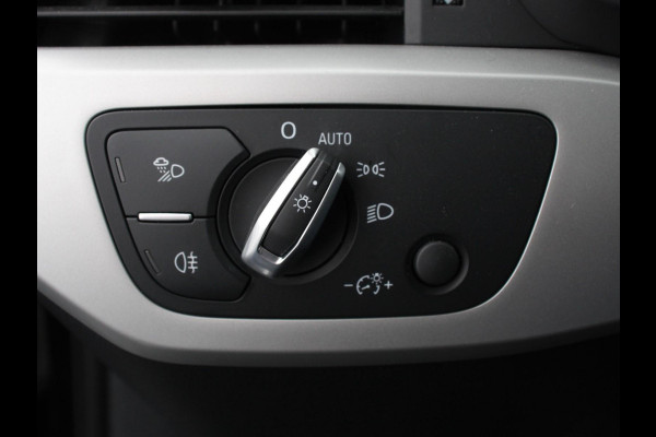 Audi A4 Avant 40 TFSI 205pk Automaat S Line Plus Navigatie Climate Control Cruise control Lichtmetalen velgen Stoelverwarming Parkeersensoren Elektrische achterklep