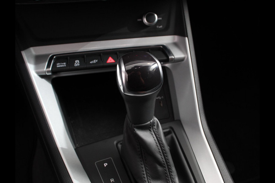 Audi Q3 Sportback 45 TFSI e PHEV Automaat Attitude Plus Electrisch bedienbare kofferklep Dab 20"Lichtmtelalen velgen Extra Getint glas Led Dab Navigatie Apple Carplay/Android Auto