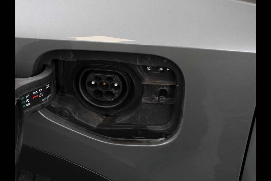 Audi Q3 Sportback 45 TFSI e PHEV Automaat Attitude Plus Electrisch bedienbare kofferklep Dab 20"Lichtmtelalen velgen Extra Getint glas Led Dab Navigatie Apple Carplay/Android Auto