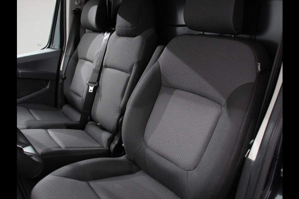 Renault Trafic 2.0 Blue dCi 110PK T30 L2H1 Advance Navigatie Camera Airco Trekhaak Lichtmetalen velgen