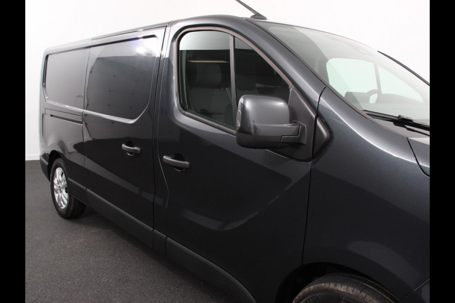 Renault Trafic 2.0 Blue dCi 110PK T30 L2H1 Advance Navigatie Camera Airco Trekhaak Lichtmetalen velgen