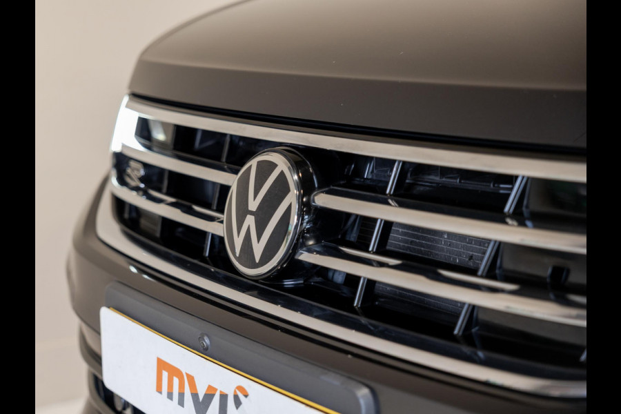 Volkswagen Tiguan 1.5 TSI 2x R-Line Business+ / 150pk / Trekhaak / NAP / Rondomzicht camera / Keyless /