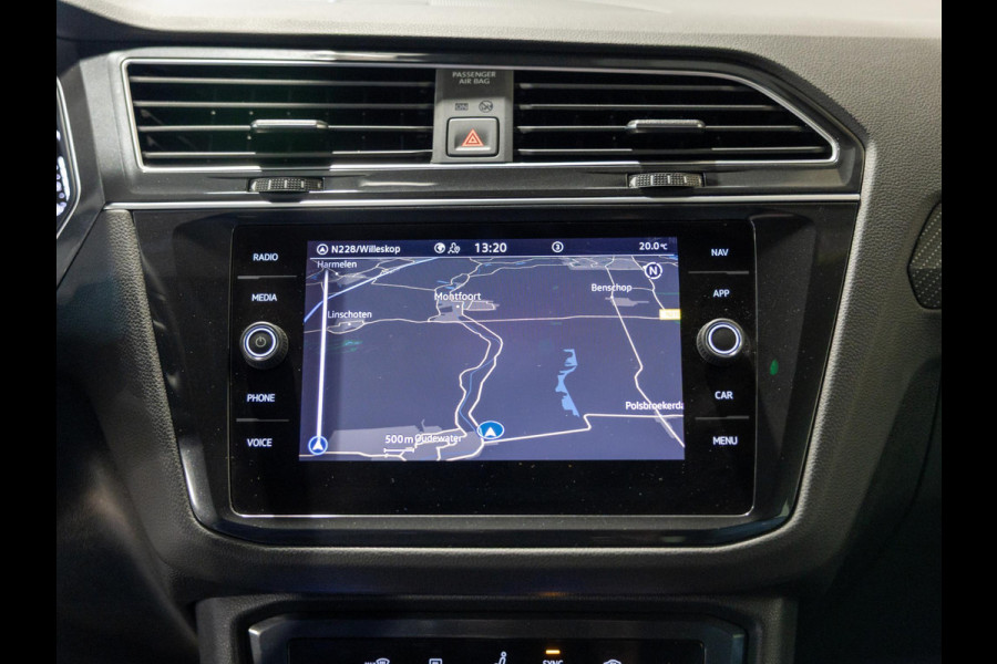 Volkswagen Tiguan 1.5 TSI 2x R-Line Business+ / 150pk / Trekhaak / NAP / Rondomzicht camera / Keyless /