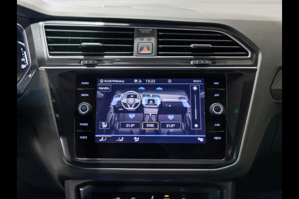 Volkswagen Tiguan 1.5 TSI 2x R-Line Business+ / 150pk / Trekhaak / NAP / Rondomzicht camera / Keyless /